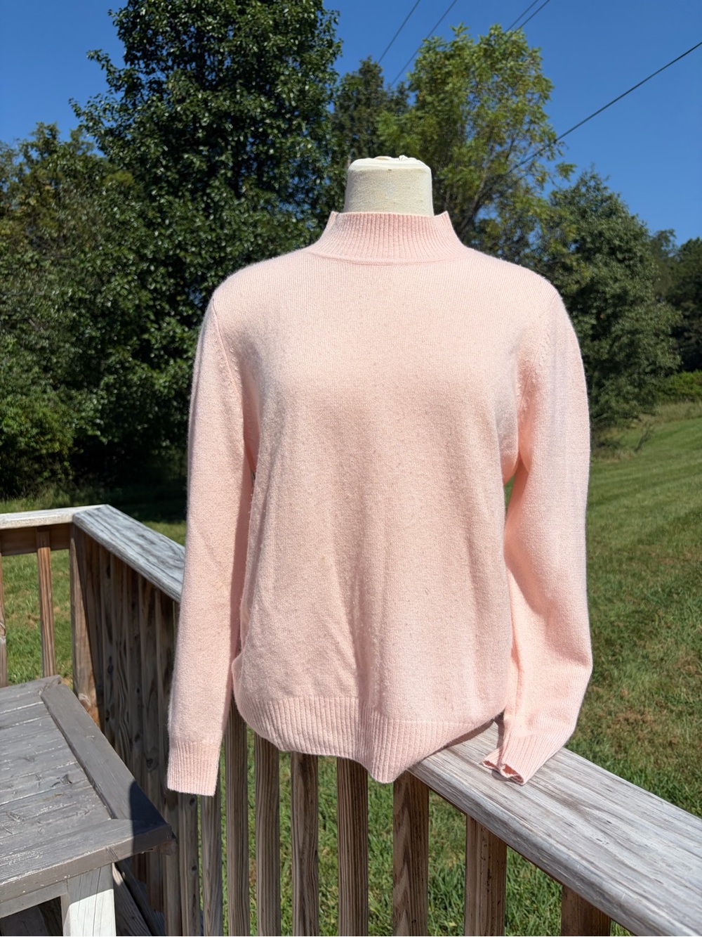 Norm Thompson Size Petite Medium  100% Cashmere Sweater Light Pink Mock Neck